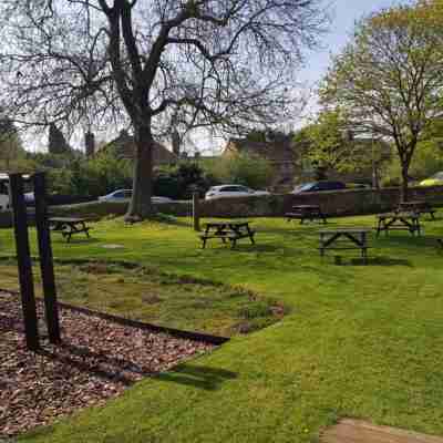 The World's End - Northampton Hotel Exterior