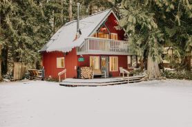 63Mbr - Hot Tub - BBQ - Pets Ok - Wifi - Sleeps 6 2 Bedroom Home by RedAwning