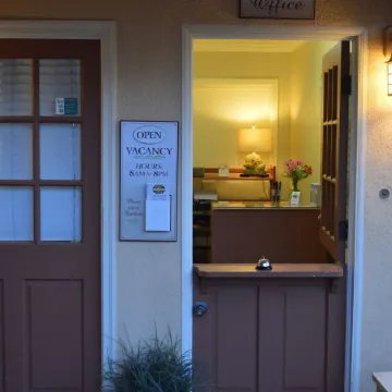 Beachcomber Inn