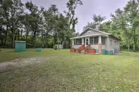 Renovated Home w/ Screened-in Patio on Hwy 90! - WiFi