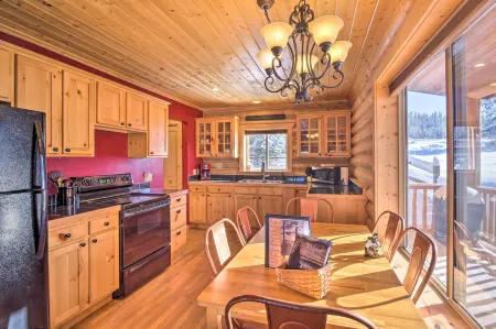 Fairplay Cabin w/ Mountain Views ~ 25 Mi to Breck!