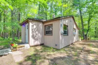 Sunroom, Deck and Grills Marquette Cottage! - 3-نجوم