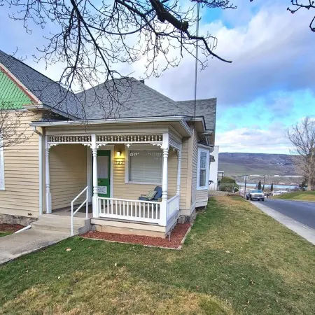 Inviting Home Steps from Lcsc & Downtown Lewiston