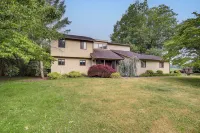 3 Mi to Downtown Inviting Lancaster Home! - 3-Star
