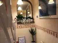 Love & Peace Hotels in Bromley