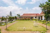 RedDoorz @ Hotel Damanaka Pangalengan Hotel dekat Raffana Riverside camp