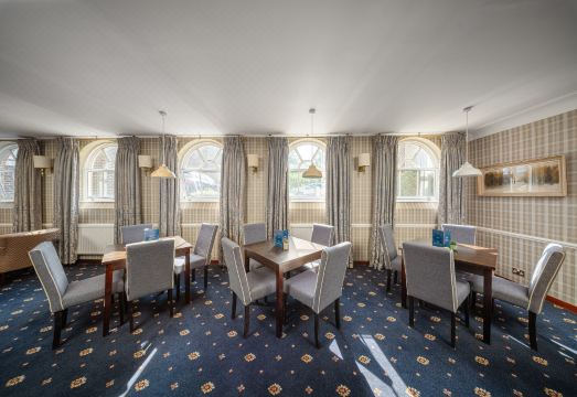 더 클라렌던 호텔