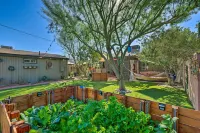Phoenix Vacation Rental: 2 Mi to Downtown Hotels near Talking Stick Resort Amphitheatre - Phoenix