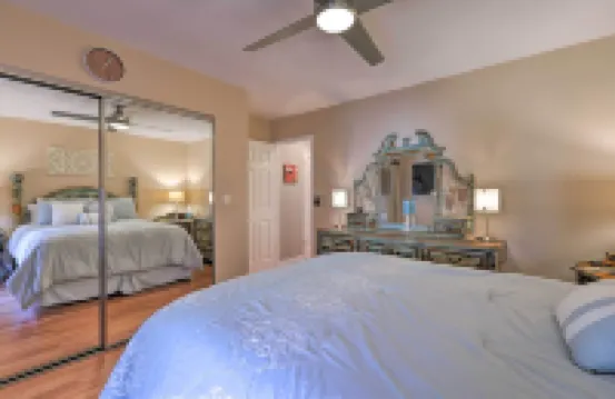 Flagstaff Townhome w/ View, Country Club Amenities