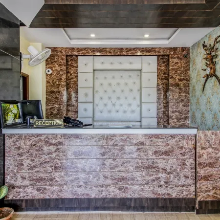 Hotel Neem Tree Hyderabad Airport Отели рядом с достопримечательностью «Конгресс-центр MS в Хайдарабаде»