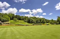 Branson West Vacation Rental w/ Resort Amenities! - Parkplatz