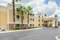 Comfort Inn & Suites DeLand - Near University Hotels in DeLand