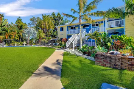 Coral Inn Boutique Resort Отели рядом с достопримечательностью «Yeppoon Lagoon»