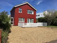 Crab cottage: Detached house with sea views Cromer Beach附近的飯店