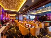 Grand Ambassador Hotel Các khách sạn gần Hải cảng Rashid