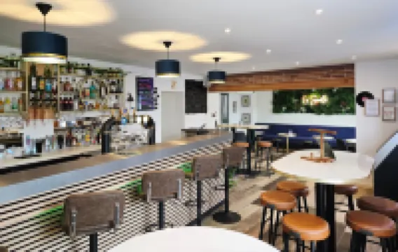 โฮเทลเลอสไมล์