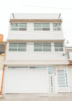 Best Location Airport & Embassy Access