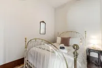 Elegant 1Br Loft in Historic Downtown Newberg – the 1888