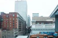 Lavish Apartment in the Heart of Louisville! Pool, Hot Tub, Gym, & Virtual Golf!
