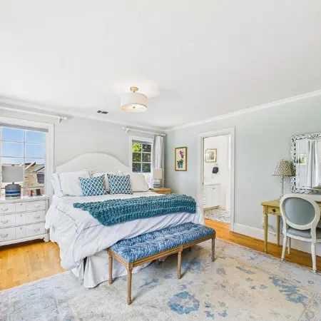 Quiet, luxe, near trails & town