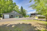 16 Mi to Schweitzer Mtn: Family Gem in Sagle! - parking