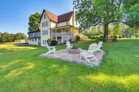 Home w/ Fire Pit on 27 Acres in Walhalla! - parking