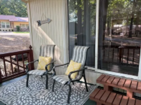 Serene Partial Lakeview Kayaks Access to Golf, Lakes, Hiking and More.