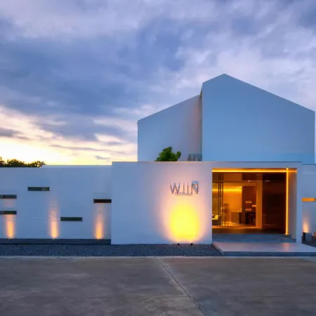 WIIN Phetchaburi Hotel