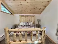 Cozy Cabin with Fireplace, Firepit, Close to Lake