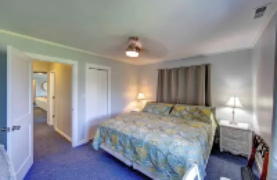 Canal Front 3 Bedroom Home / Newly Renovated