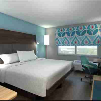 Tru by Hilton Commerce Rooms