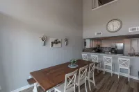 Beautiful Remodeled Luxury Waterfront Property- 3BR/2.5 bath-Sleeps 11!!!