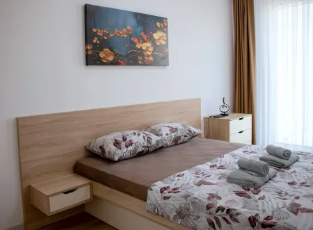 Luxury two bedroom condo & pool, 3rd floor Отели в г. Аэродром