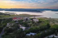 Travis by Avantstay Waterfront Lake Retreat Hotels in Hudson Bend