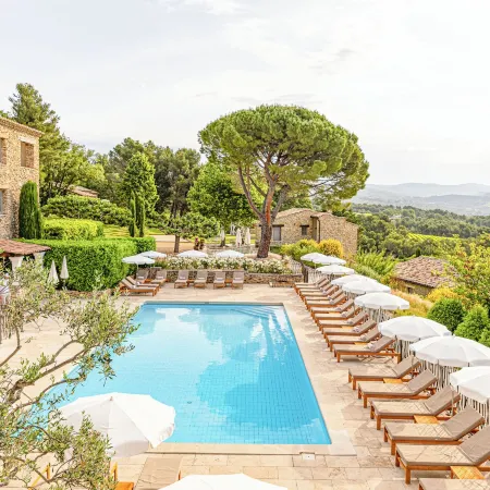 Mas des Herbes Blanches Hôtel & Spa – Relais & Châteaux
