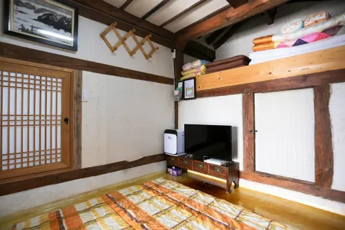 Bonghwa Mangwa Historic House Hotels in Bonghwa