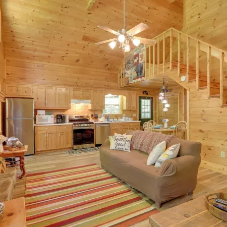 Secluded Cross Creek Cabin w/ Deck & Fire Pit!