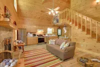 Secluded Cross Creek Cabin w/ Deck & Fire Pit! - Balcony