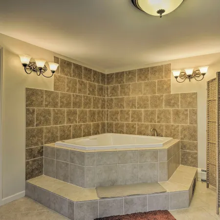 Spacious Home by Finger Lakes and Watkins Glen!