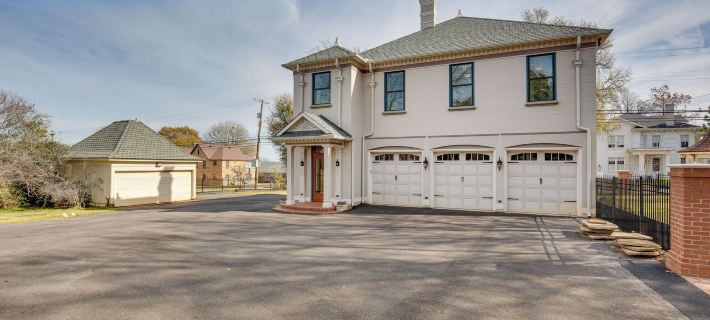 Historic Charnwood Guest House- 1 Mile to Downtown Ξενοδοχεία στην πόλη Tyler