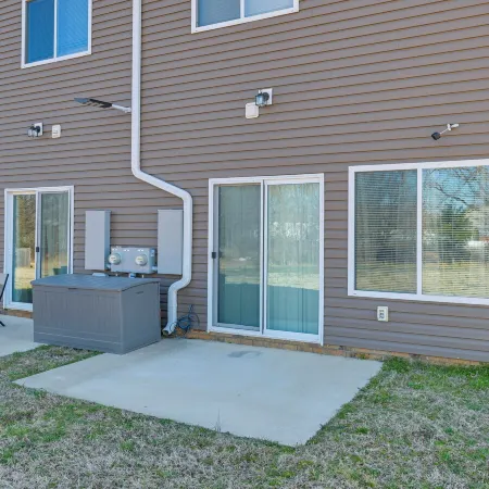 Stay & Play: Spacious Concord Townhome Near Uptown