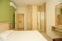 Holiday Apartments Vlore のホテル