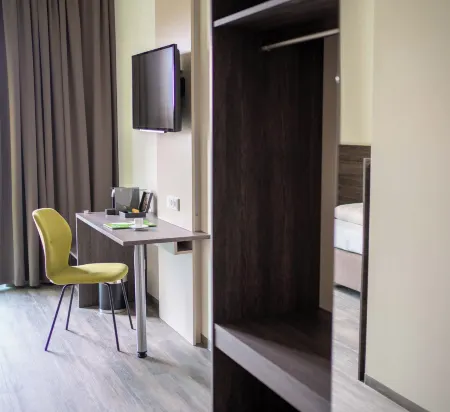 Eee Hotel Gunskirchen Отели в г. Гемайнде Эберштальцелль