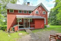 Authentic 1912 Adirondack Lake Camp w/ Fire Pit - Homestays