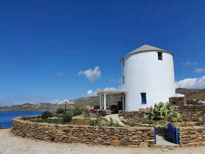 Stavros Bay Hotels near Rochari Beach