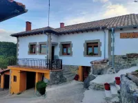 Casa el Enebral Hotels near Camping Liébana