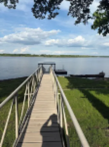 Grand Fish Inn on Wolf Creek with dock access - perfect getaway spot!