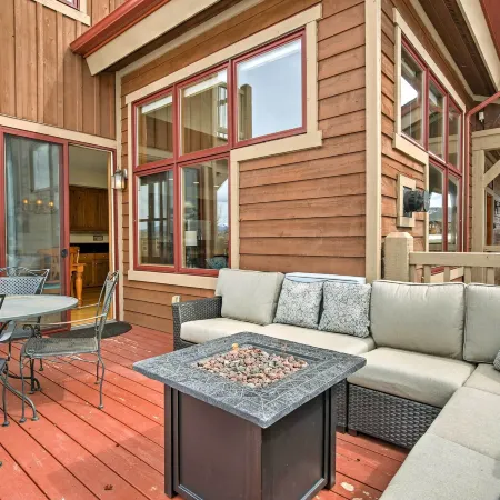 Mtn-View Gem w/ on-Site Golf! 3 Mi to Granby Ranch
