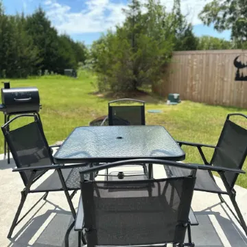 New Yote Cabin with Pool Table & Fireplace, 18 Minutes South of Norman