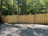 Creekside Hideaway, Cozy 2-bedroom RV, Morgantown, WiFi, Firepit, Hammock,Grill